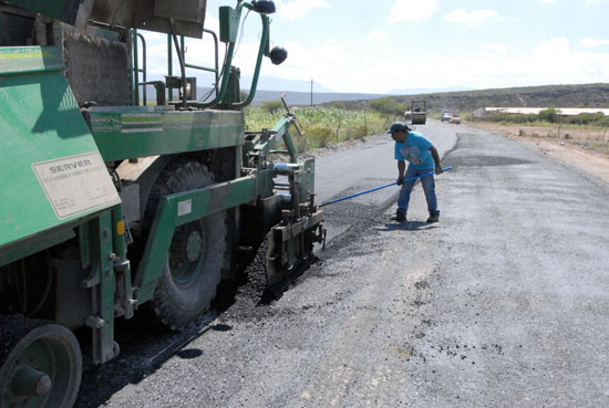 El gobierno de la gente impulsa la pavimentación de la carretera rural Cuautla-La Majada, en saltillo