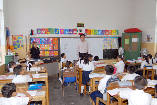 La escuela primaria "Benito Juárez", construida hace 100 años, será rehabilitada por el gobierno de la gente