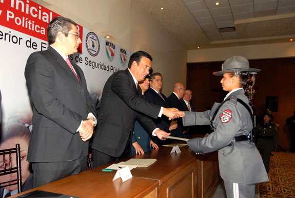 El Gobierno de Coahuila otorgará seguro de gastos médicos mayores a policías y custodios de Ceresos