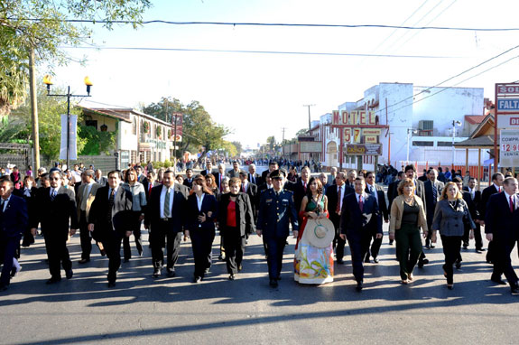 Ceremonia cívica y desfile en el marco de la conmemoración del 98 Aniversario de la Revolución Mexicana