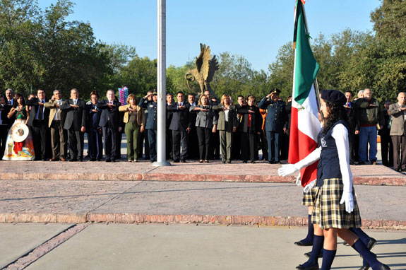 Ceremonia cívica y desfile en el marco de la conmemoración del 98 Aniversario de la Revolución Mexicana