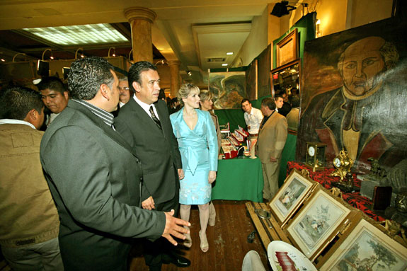 Inauguran el gobernador y su esposa la XIV Muestra Nacional e Internacional Antigúedades y Arte 2008