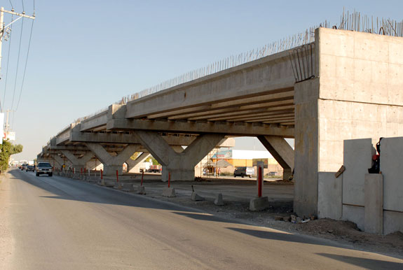 Infraestructura sin precedente por casi mil 100 millones de pesos en puentes, carreteras y vialidades para Torreón