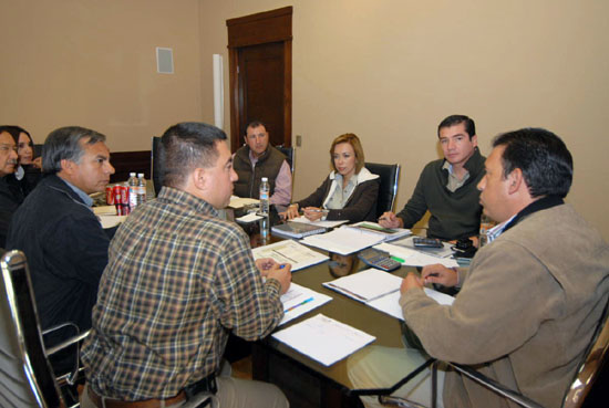 Se reúne el gobernador con 21 alcaldes para planeación rumbo a la firma del programa mano con mano 2009