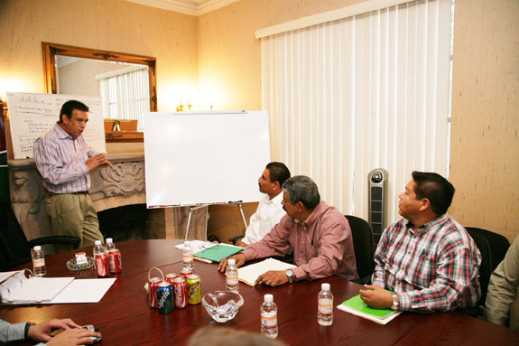Sostiene reuniones de trabajo el gobernador Humberto Moreira con alcaldes de Torreón y Matamoros