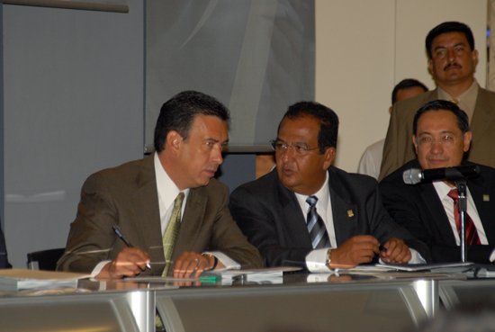 Asiste el gobernador Humberto Moreira Valdés al primer informe de actividades del Rector de la UA de C