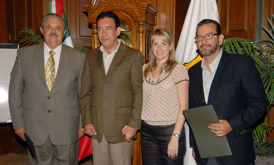 Asume Tomás Gutiérrez Morales como secretario ejecutivo del voluntariado de Coahuila
