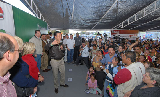 Inicia el Gobernador del Estado programa de reciclado de pavimento en la colonia Obrera de Monclova