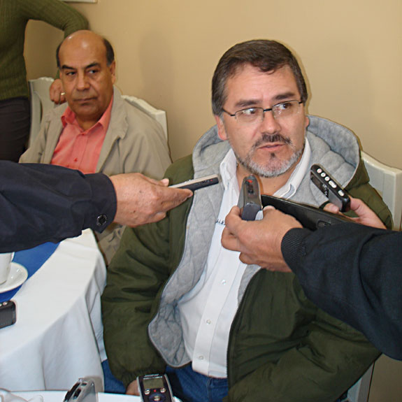 Se registra Fermín Rodríguez Quintero para dirigir CANACO de Acuña