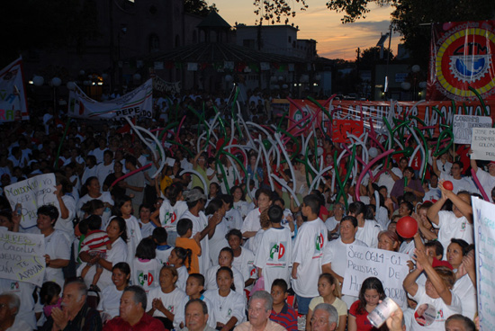 Cierra campaña Pepe Maldonado  ante 10 mil nigropetenses 