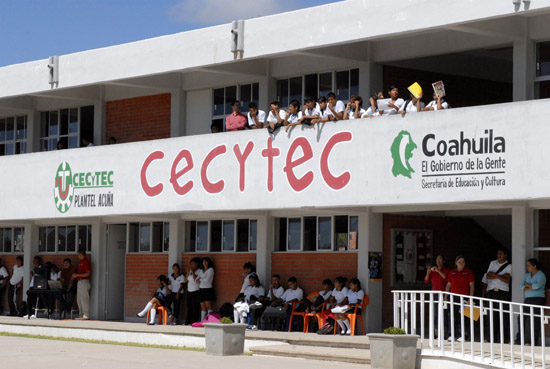 El CECYTEC de Acuña ofrece más oportunidades a la juventud del norte de Coahuila 