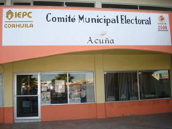 Entrega el IEPC paquetes electorales a funcionarios de casillas 