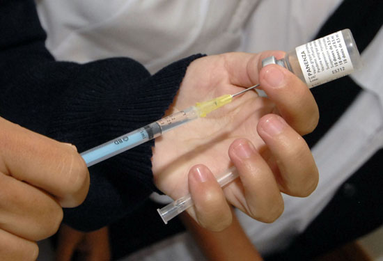 Inicia en Coahuila la vacunación contra el virus de la Influenza AH1N1 