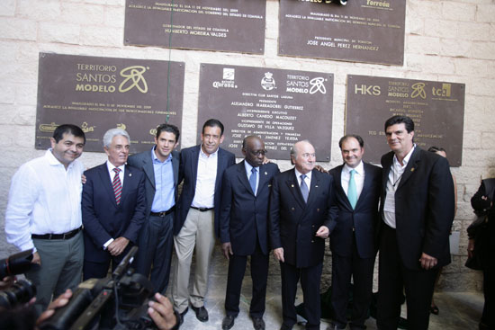 Visita el gobernador Humberto Moreira el Territorio Santos Modelo 