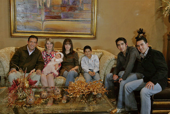 Mensaje de Navidad del Gobernador del Estado, Humberto Moreira Valdés y su familia: 