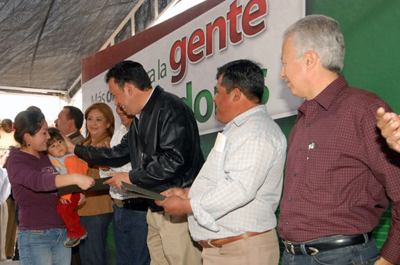 En Coahuila la pavimentación de caminos rurales es rentable social y moralmente: Humberto Moreira Valdés
