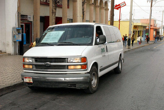 Ofrece DIF Coahuila traslados gratuitos a usuarios del transporte urbano afectados por paro nacional