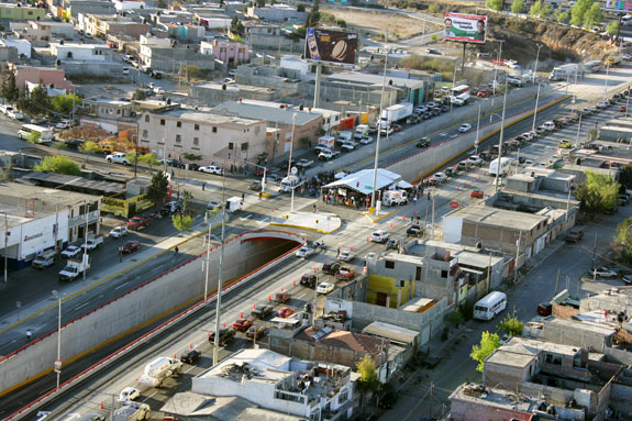 El puente de Lea y Bulevar Hidalgo con dos años ya en operación