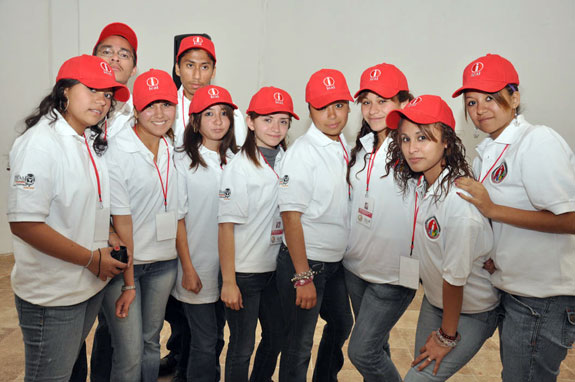 Jóvenes estudiantes del CBTIs, que apoyarán en el programa "Transparencia en tu Colonia"