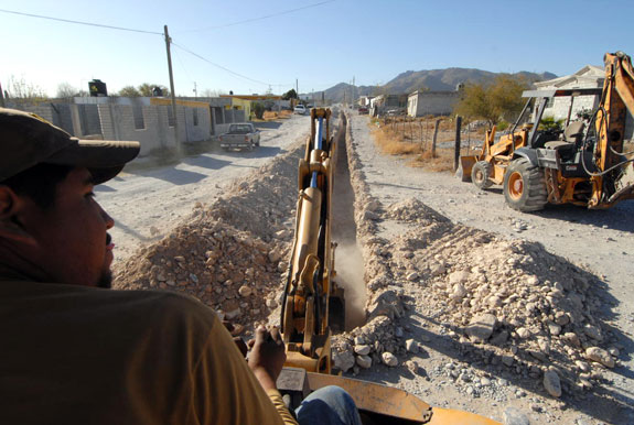 Más obras de agua potable en Coahuila gracias al programa Mano con Mano 2009