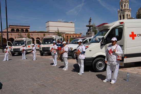 Ambulancias de la Cruz Roja entregadas por el gobierno del estado a los patronatos