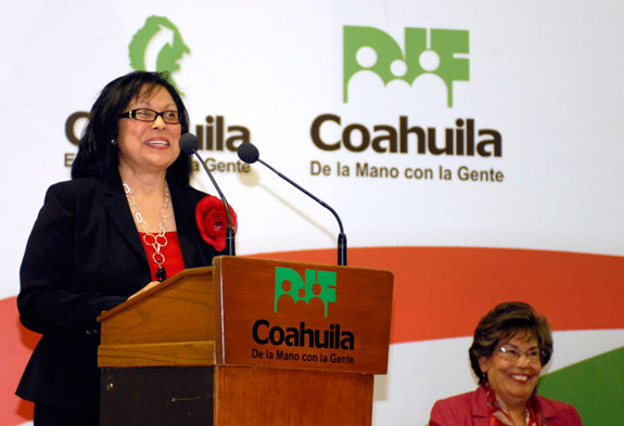 Rinde homenaje DIF Coahuila a la labor altruista de Sylvia Mohundro