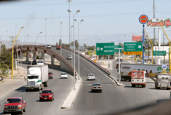 Se construyeron 125 puentes y vialidades en Coahuila