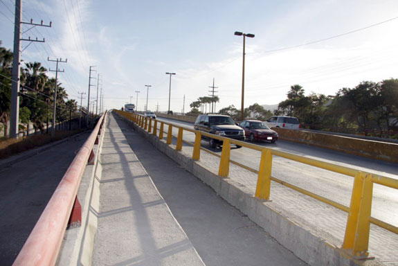 Un 70 por ciento de avance en la construcción del puente en Pape y Vías del Ferrocarril AHMSA