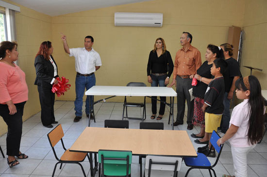 Entrega alcalde de Piedras Negras Centro Comunitario