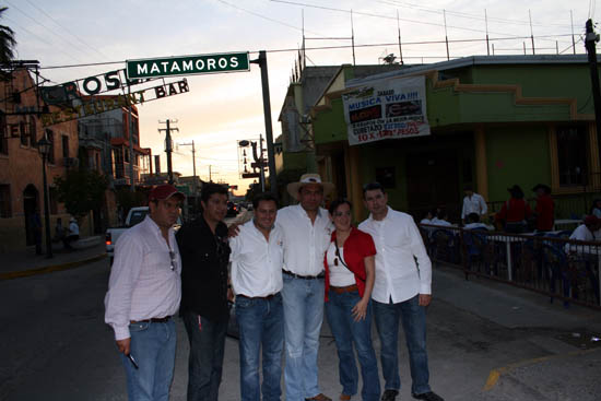 El Secretario de Turismo de Coahuila Jose Luis Moreno, acompañado de destacados acuñenses