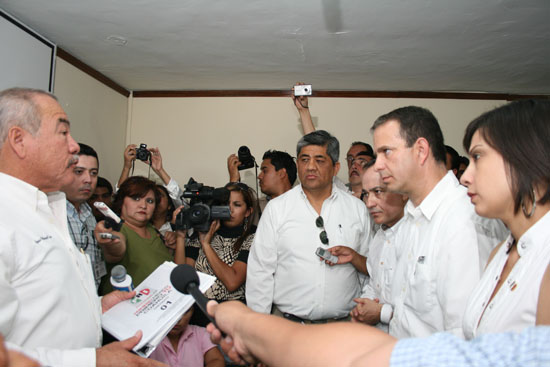 Registra el PRI a Francisco Saracho como su candidato a diputado federal