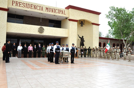 Rinden honores fúnebres al Teniente Coronel de Caballería, Arturo Navarro López