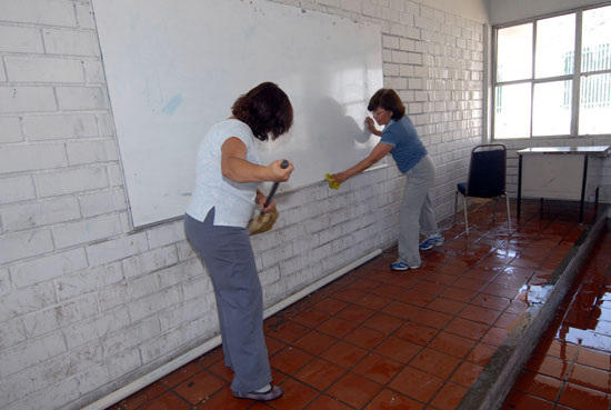 Se impulsan labores de limpieza en planteles de todos los niveles educativos