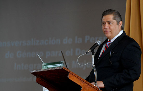 Acude fiscal general del estado a celebración del día del abogado en Torreón