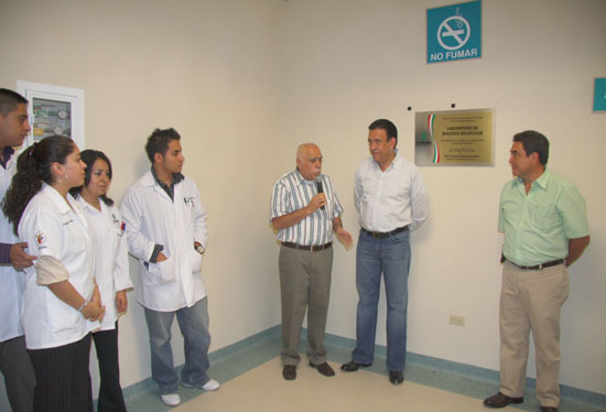 El gobernador Humberto Moreira inaugura el laboratorio de biología molecular de Coahuila 