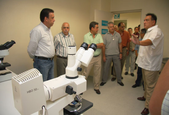 El gobernador Humberto Moreira inaugura el laboratorio de biología molecular de Coahuila 