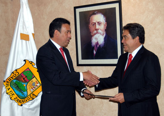 Entrega el gobernador nombramiento a Jorge Torres López como Secretario de Desarrollo Social 