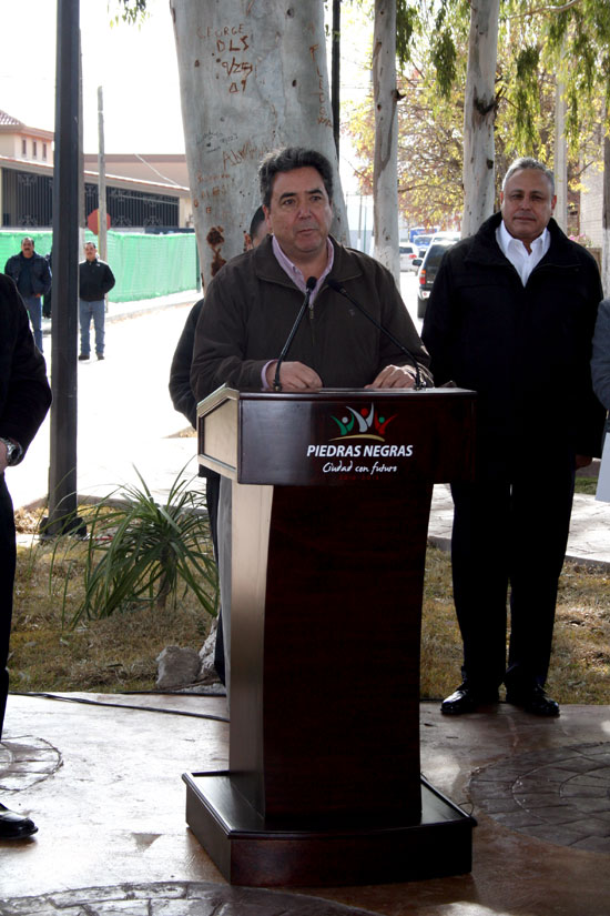 Inaugura el alcalde Manuel Maldonado obras de remodelación y remozamiento