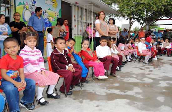 Alcalde de Acuña pone en marcha obra en el jardín de niños Gabriela Mistral