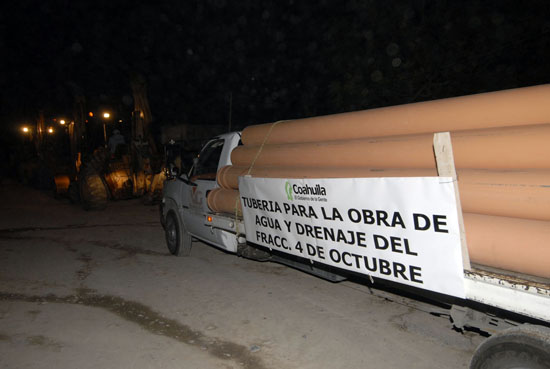 El gobernador Humberto Moreira regulariza la tenencia de la tierra en la colonia “4 de Octubre” de Arteaga 