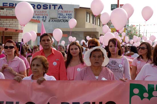 Encabezan Antonio y Anateresa Nerio marcha contra el cáncer