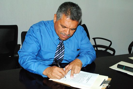 Profesor Héctor Rojas Villalobos, subdirector de servicios educativos