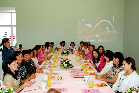 Reunión de presidentas y primeras damas del DIF región norte