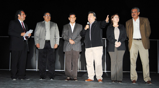 Fernando Hernández, Oscar Mario Reyes, Javier Navarro, el alcalde Alberto Aguirre y la señora Marilú Flores de Aguirre y Cuauhtémoc Arzola