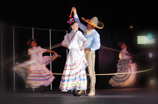Con gran éxito se presentó en Acuña el ballet Folclórico de México de Amalia Hernández