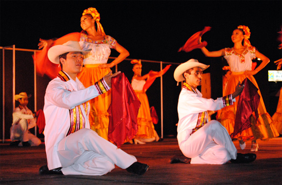 Con gran éxito se presentó en Acuña el ballet Folclórico de México de Amalia Hernández