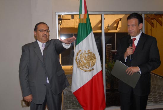 Entrega el gobernador Humberto Moreira nombramiento como secretario de gobierno a David Aguillón Rosales