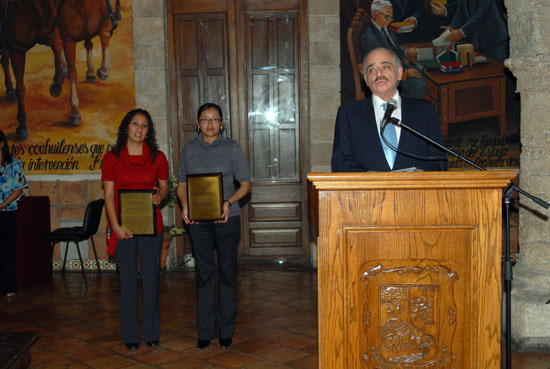 Premian a ganadores de concurso de Guión Radiofónico y entregan la presea “Vito Alessio Robles” 