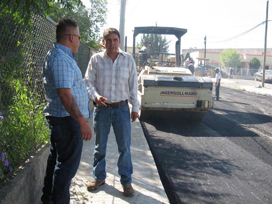 Resaltan alcalde acciones de recarpeteo en Nueva Rosita 