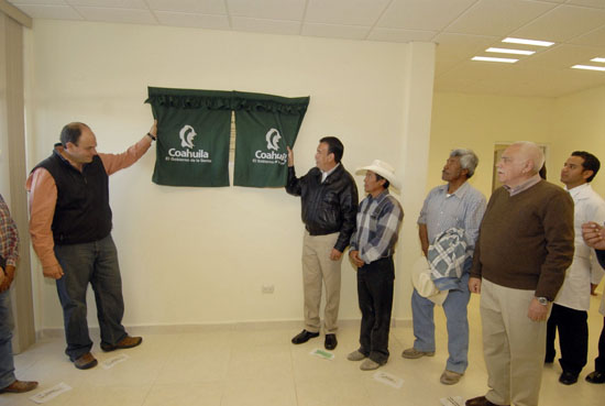 El gobernador Humberto Moreira inauguró Unidad Médica y Urgencias, sobre la carretera a Zacatecas 
